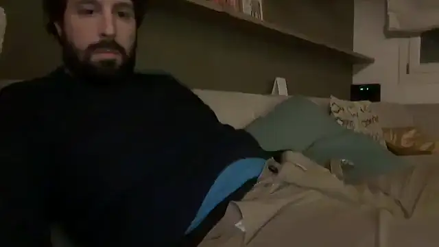 Snapshot of Ovett086 chatting on 02/18/26, 10:28 Ovett086 online show from 02/18/26, 10:28