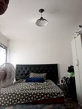 Snapshot of liamlara chatting on 02/21/25, 02:59 liamlara online show from 02/21/25, 02:59