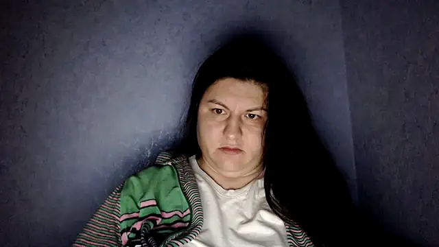 KiraSwee online show from 10/22/25, 05:13