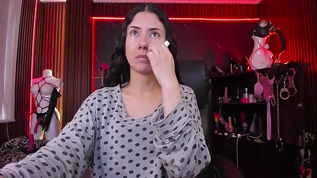 XiaQueen online show from 10/31/25, 03:13