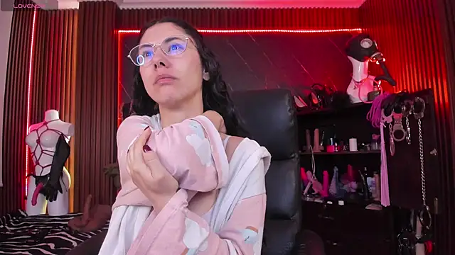 XiaQueen online show from 12/15/25, 11:58