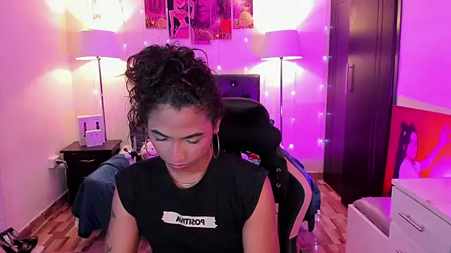 Snapshot of Alissemasiel chatting on 01/18/26, 06:12 Alissemasiel online show from 01/18/26, 06:12