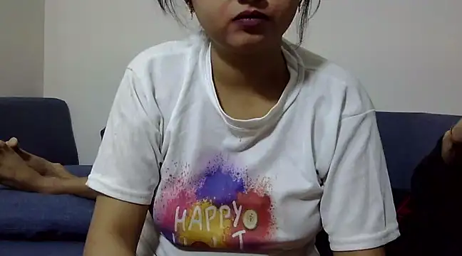 Snapshot of Queen_Couple chatting on 03/06/25, 11:58 Queen Couple online show from 03/06/25, 11:58