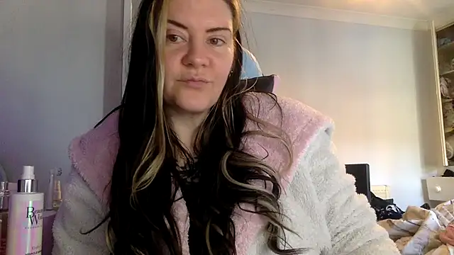 Snapshot of AureliaXOX chatting on 02/05/25, 10:30 AureliaXOX online show from 02/05/25, 10:30