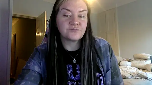 Snapshot of AureliaXOX chatting on 02/07/25, 11:45 AureliaXOX online show from 02/07/25, 11:45