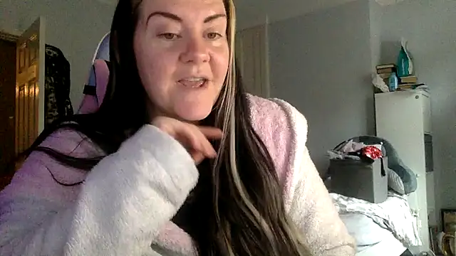 Snapshot of AureliaXOX chatting on 02/09/25, 02:07 AureliaXOX online show from 02/09/25, 02:07