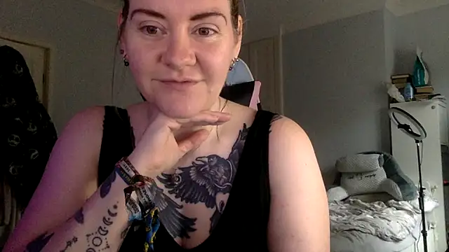 Snapshot of AureliaXOX chatting on 02/11/25, 11:54 AureliaXOX online show from 02/11/25, 11:54