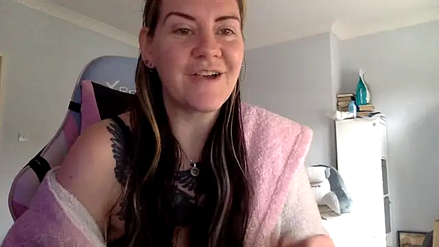 Snapshot of AureliaXOX chatting on 02/16/25, 11:05 AureliaXOX online show from 02/16/25, 11:05