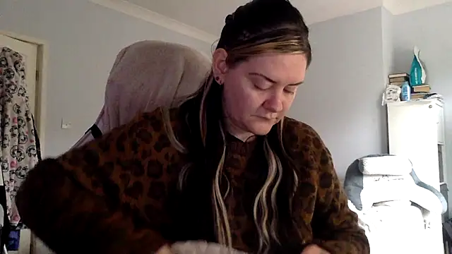 Snapshot of AureliaXOX chatting on 02/22/25, 12:40 AureliaXOX online show from 02/22/25, 12:40