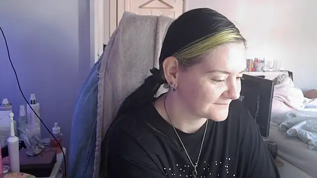 Snapshot of AureliaXOX chatting on 09/12/25, 08:47 AureliaXOX online show from 09/12/25, 08:47