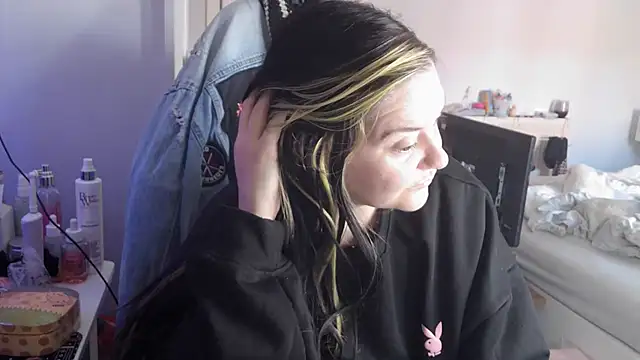 Snapshot of AureliaXOX chatting on 09/27/25, 10:09 AureliaXOX online show from 09/27/25, 10:09