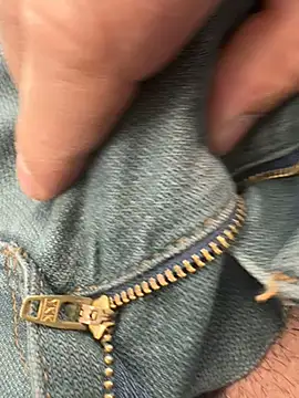 sark0606 online show from 02/11/25, 09:31