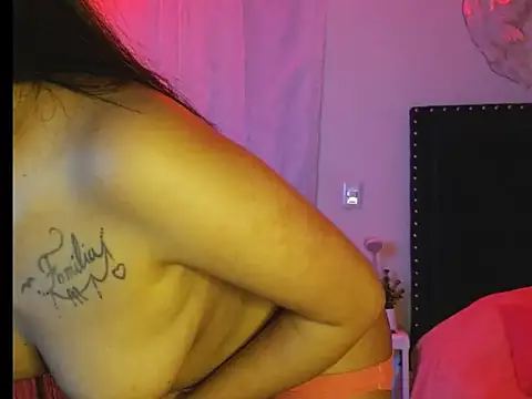 SallyWhitee online show from 03/17/25, 06:07