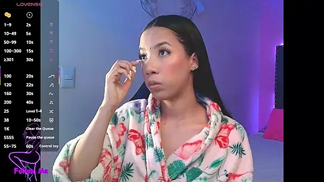 SallyWhitee online show from 09/30/25, 05:12