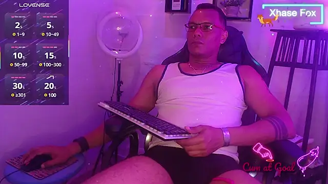 Snapshot of XhaseFoX chatting on 02/13/25, 03:18 XhaseFoX online show from 02/13/25, 03:18