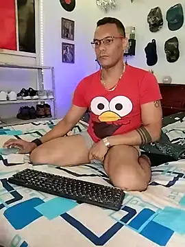 Snapshot of XhaseFoX chatting on 02/25/25, 03:20 XhaseFoX online show from 02/25/25, 03:20