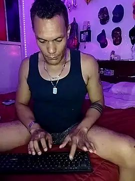 Snapshot of XhaseFoX chatting on 03/10/25, 06:16 XhaseFoX online show from 03/10/25, 06:16