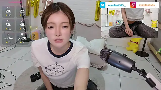 Snapshot of mimitan4545 chatting on 05/19/26, 12:22 mimitan4545 online show from 05/19/26, 12:22