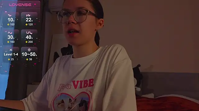 Mia Luw online show from 10/02/25, 04:52