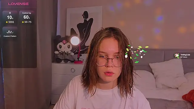 Mia Luw online show from 10/12/25, 04:44