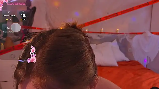 Mia Luw online show from 10/27/25, 03:10