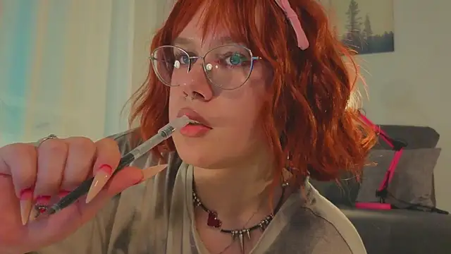 Mia Luw online show from 04/18/26, 07:07