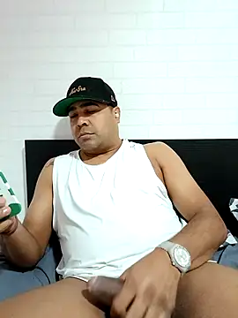 Snapshot of xhoco14 chatting on 02/25/25, 06:58 xhoco14 online show from 02/25/25, 06:58