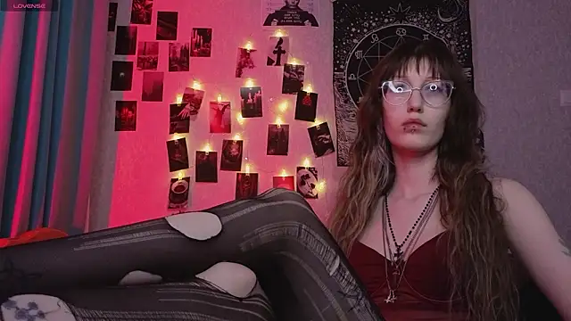 Snapshot of lissaros chatting on 02/23/26, 10:18 lissaros online show from 02/23/26, 10:18