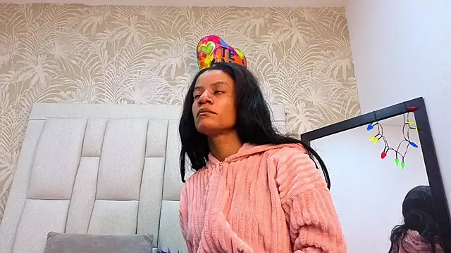 Snapshot of dafnnelewis chatting on 02/03/26, 11:15 dafnnelewis online show from 02/03/26, 11:15