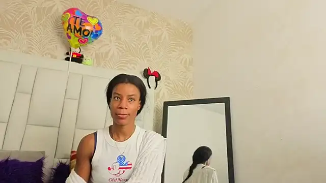 dafnnelewis online show from 04/18/26, 11:14