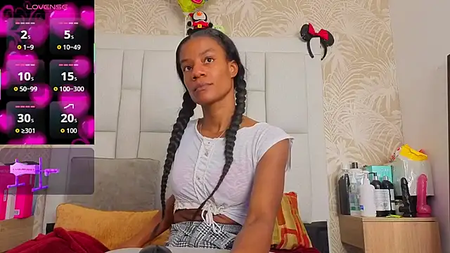 Snapshot of dafnnelewis chatting on 05/08/26, 11:04 dafnnelewis online show from 05/08/26, 11:04