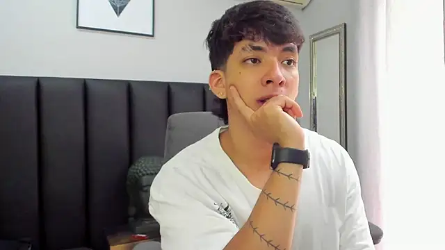 ISAAC CRYSTON online show from 02/09/25, 05:11