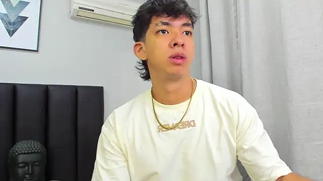 ISAAC CRYSTON online show from 02/10/25, 01:01