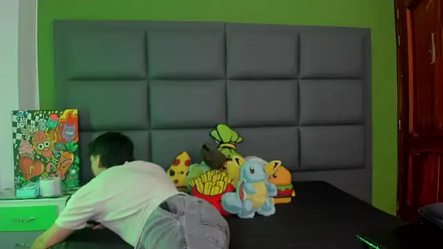 ISAAC CRYSTON online show from 02/11/25, 07:48