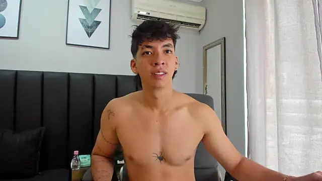 ISAAC CRYSTON online show from 02/17/25, 08:04