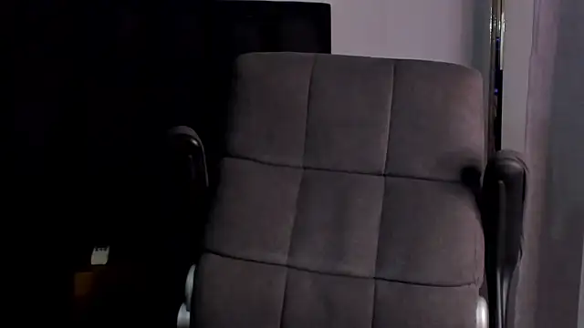 ISAAC CRYSTON online show from 03/04/25, 07:54