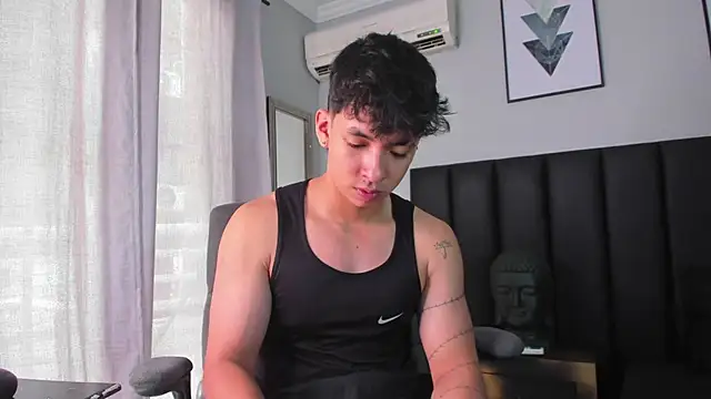 ISAAC CRYSTON online show from 03/11/25, 07:47