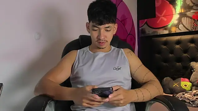 ISAAC CRYSTON online show from 11/12/25, 08:08