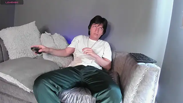 Snapshot of Golden-Boyy chatting on 03/01/25, 02:55 Golden-Boyy online show from 03/01/25, 02:55