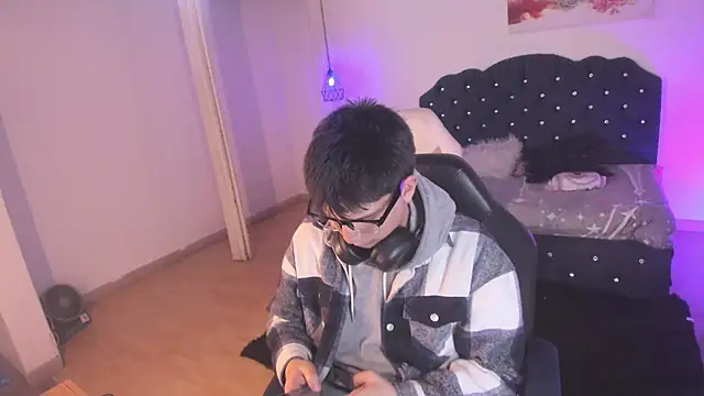Snapshot of Golden-Boyy chatting on 09/10/25, 03:28 Golden-Boyy online show from 09/10/25, 03:28
