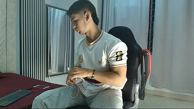 ANDRES STUD online show from 09/29/25, 04:28