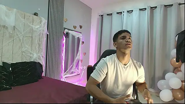 ANDRES STUD online show from 10/13/25, 04:56