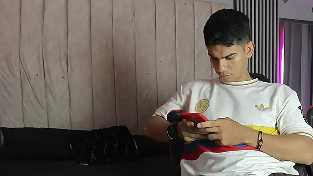 ANDRES STUD online show from 11/06/25, 04:24