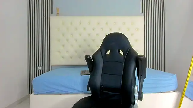 ANDRES STUD online show from 12/17/25, 04:40