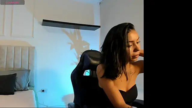 julieta fn online show from 04/13/26, 03:39