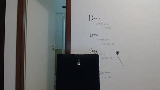 Snapshot of Eva_Eldis chatting on 09/29/25, 01:05 Eva Eldis online show from 09/29/25, 01:05