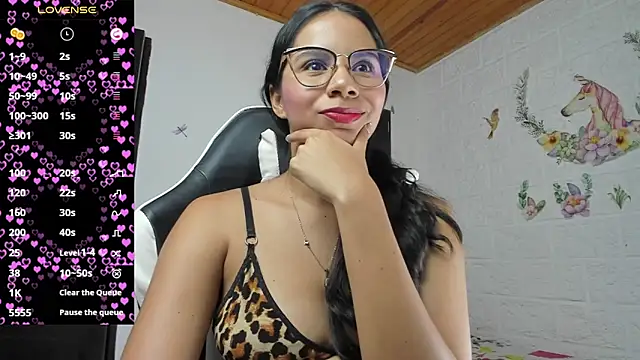 Snapshot of alisson_hoffman05 chatting on 05/15/26, 11:34 alisson hoffman05 online show from 05/15/26, 11:34