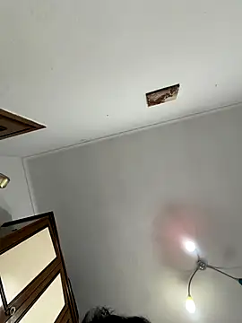 shakybabyx online show from 10/16/25, 01:56