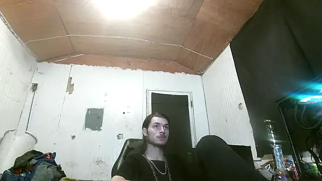 Snapshot of nuttyking2022 chatting on 10/23/25, 08:02 nuttyking2022 online show from 10/23/25, 08:02