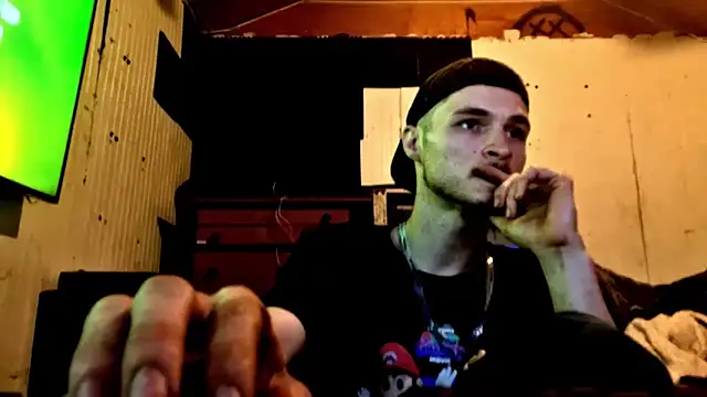 nuttyking2022 online show from 04/01/26, 08:26